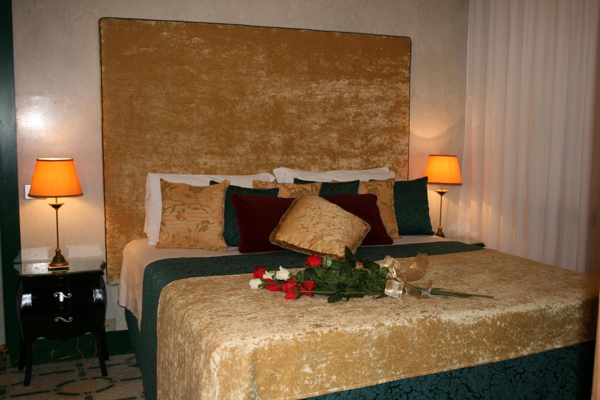 Palazzo Del Giglio Hotel Венеция Екстериор снимка