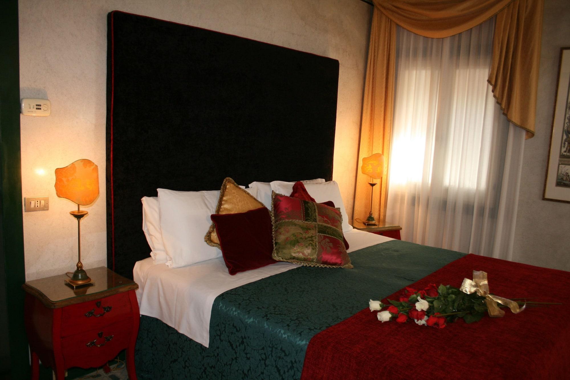 Palazzo Del Giglio Hotel Венеция Екстериор снимка