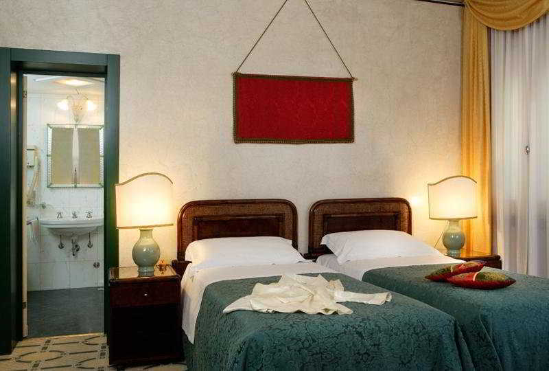 Palazzo Del Giglio Hotel Венеция Екстериор снимка